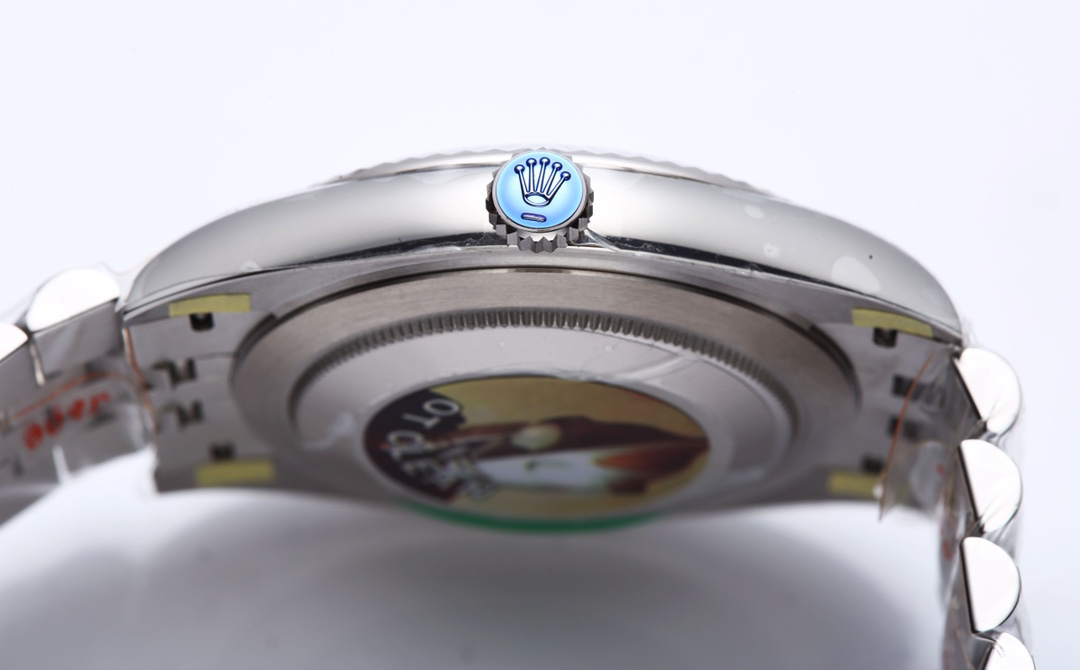 Rolex Datejust Wimbledon 41 mm Grey 126334-0022 Jubilee Watch Replica Rolex logo control button side view 