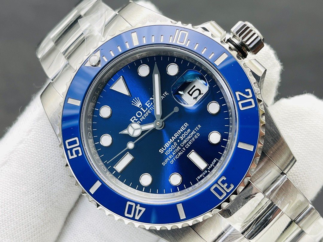 Rolex Submariner For Sale - Blue Bezel 41 MM m126619lb-0003 Men's Watch Replica in hand front view