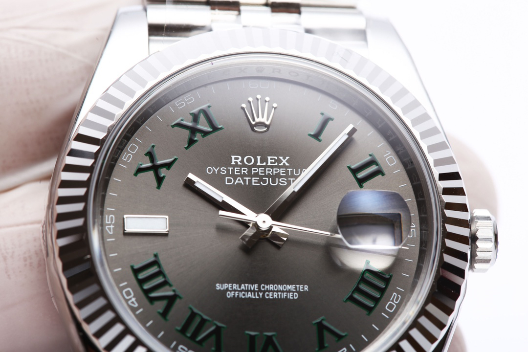 Rolex Datejust Wimbledon 41 mm Grey 126334-0022 Jubilee Watch Replica in hand front view