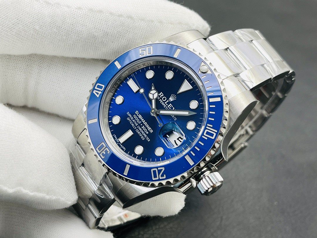 Rolex Submariner For Sale - Blue Bezel 41 MM m126619lb-0003 Men's Watch Replica in hand front view