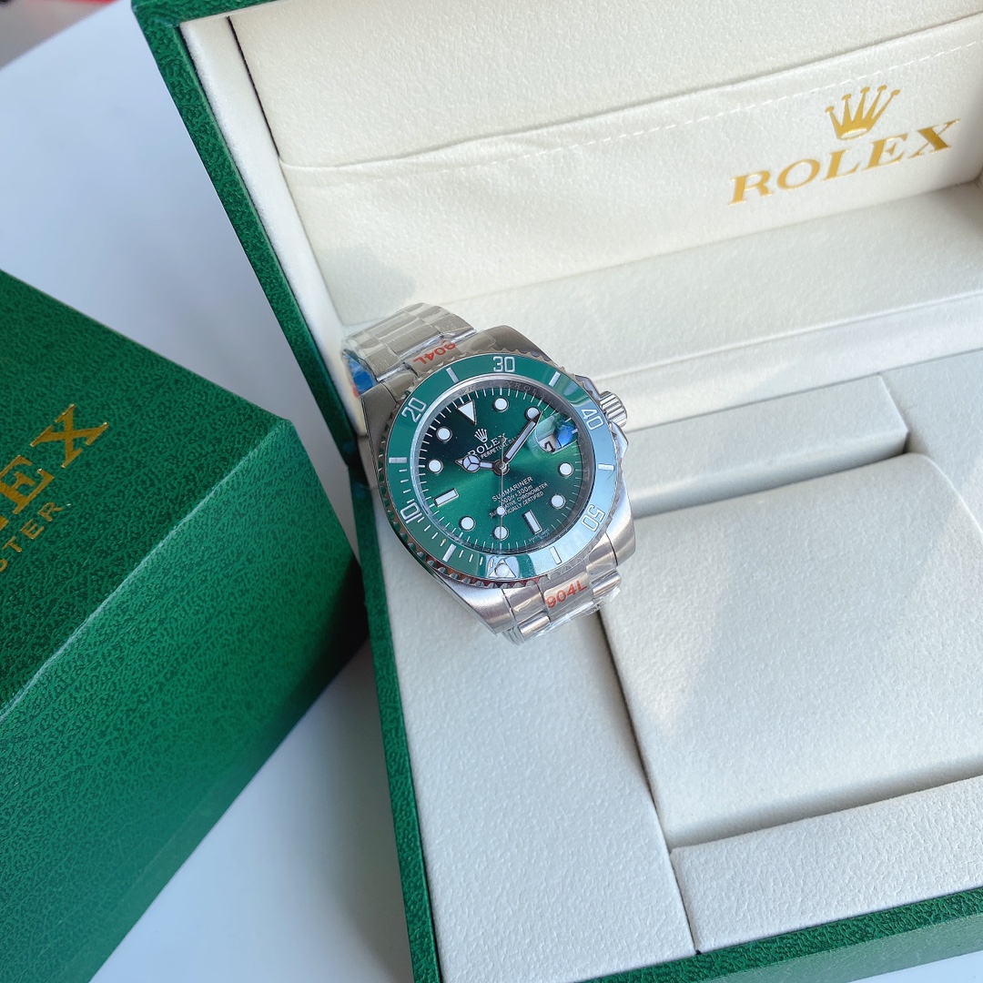 Rolex Submariner 116610LV-0002 front view on the left side of the box