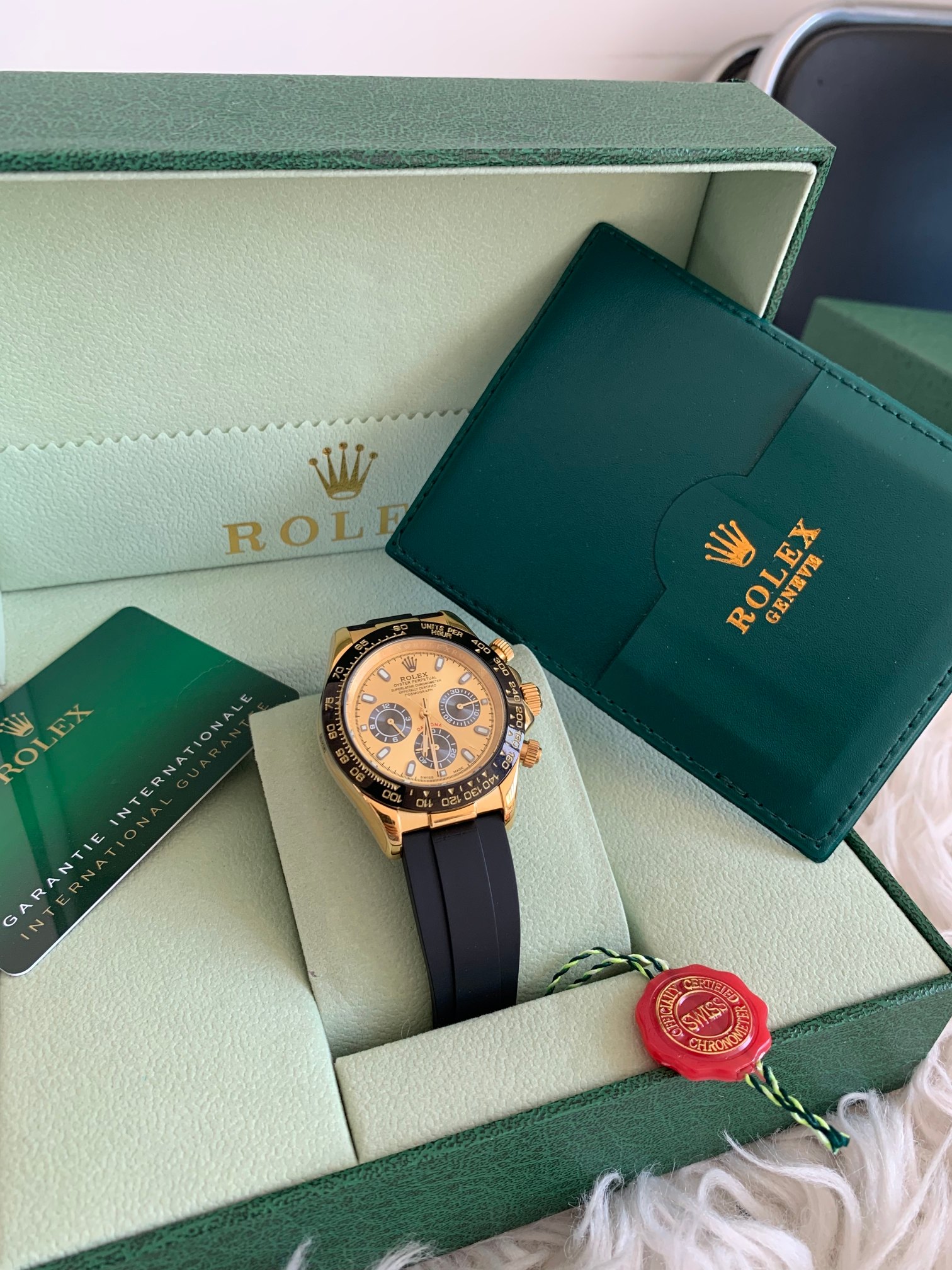 Rolex Cosmograph Daytona in a Rolex green box